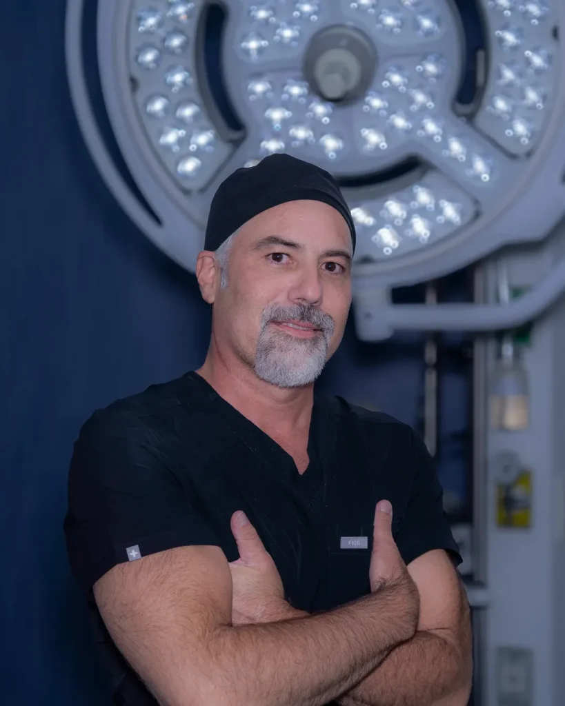 ¡Bienvenidos a este nuevo espacio!Soy el Dr. Giancarlo Talleri De Andrea, cirujano plástico cer